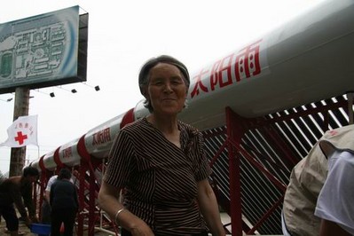 太陽雨太陽能熱水器及時(shí)進(jìn)駐災(zāi)區(qū)，給當(dāng)?shù)厝嗣竦纳顜砹撕艽蟊憷?>
															</a>
						</div>
						

						
					</div>

					
				
					<div   id=