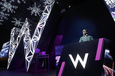 Michaelangelo L'Acqua，W酒店及度假村的全球音樂總監在廣州W酒店開業首映會為嘉賓帶來精彩的表演